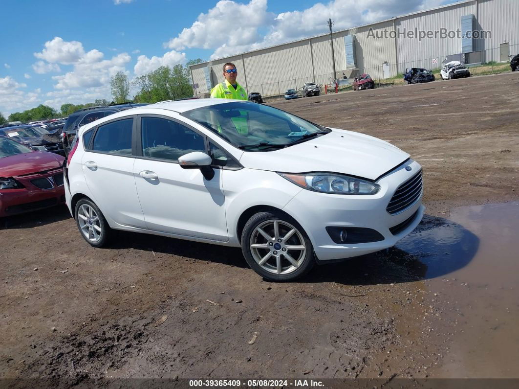 2016 Ford Fiesta Se White vin: 3FADP4EJ7GM184842