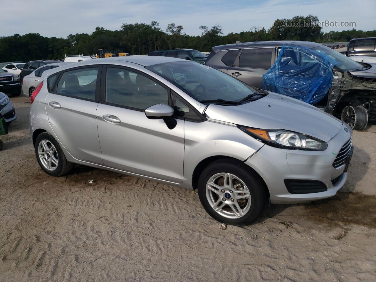 2019 Ford Fiesta Se Серебряный vin: 3FADP4EJ8KM158985