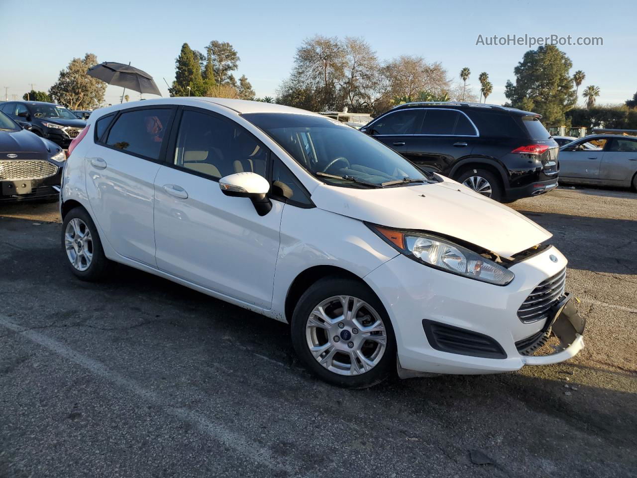 2015 Ford Fiesta Se White vin: 3FADP4EJ9FM136077