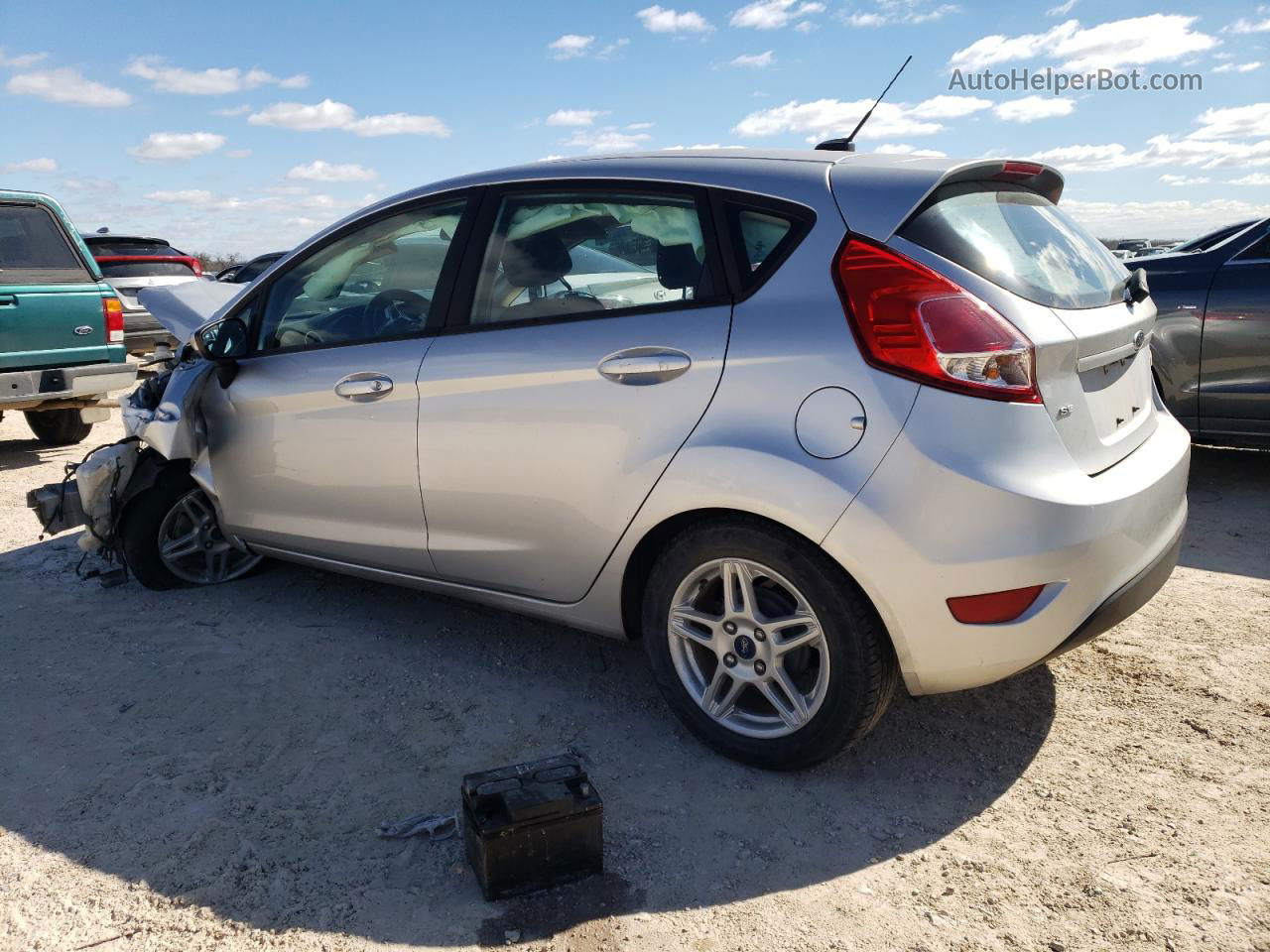 2019 Ford Fiesta Se Silver vin: 3FADP4EJ9KM143847