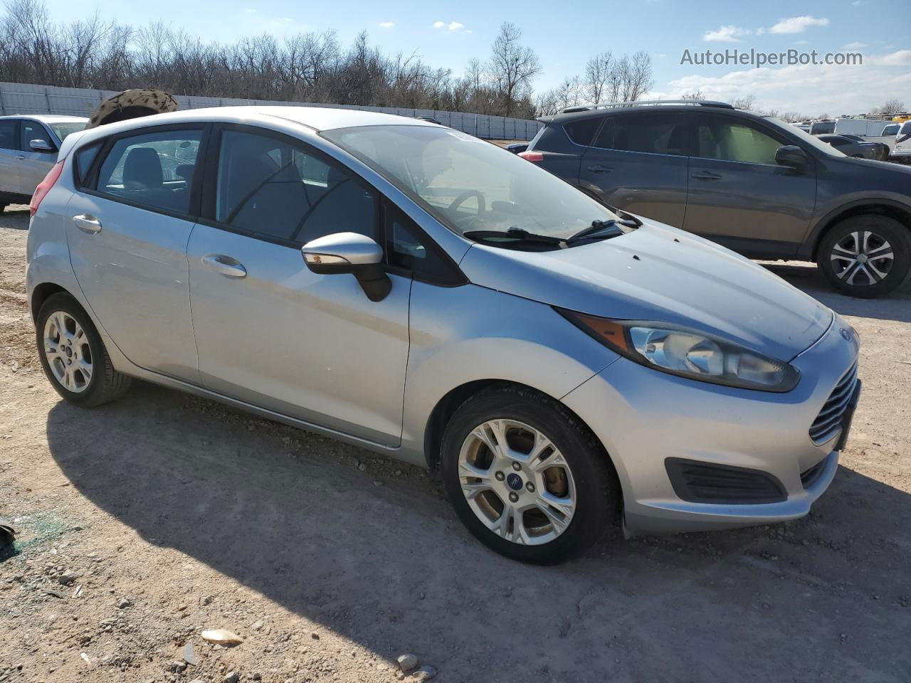 2015 Ford Fiesta Se Серебряный vin: 3FADP4EJXFM204788