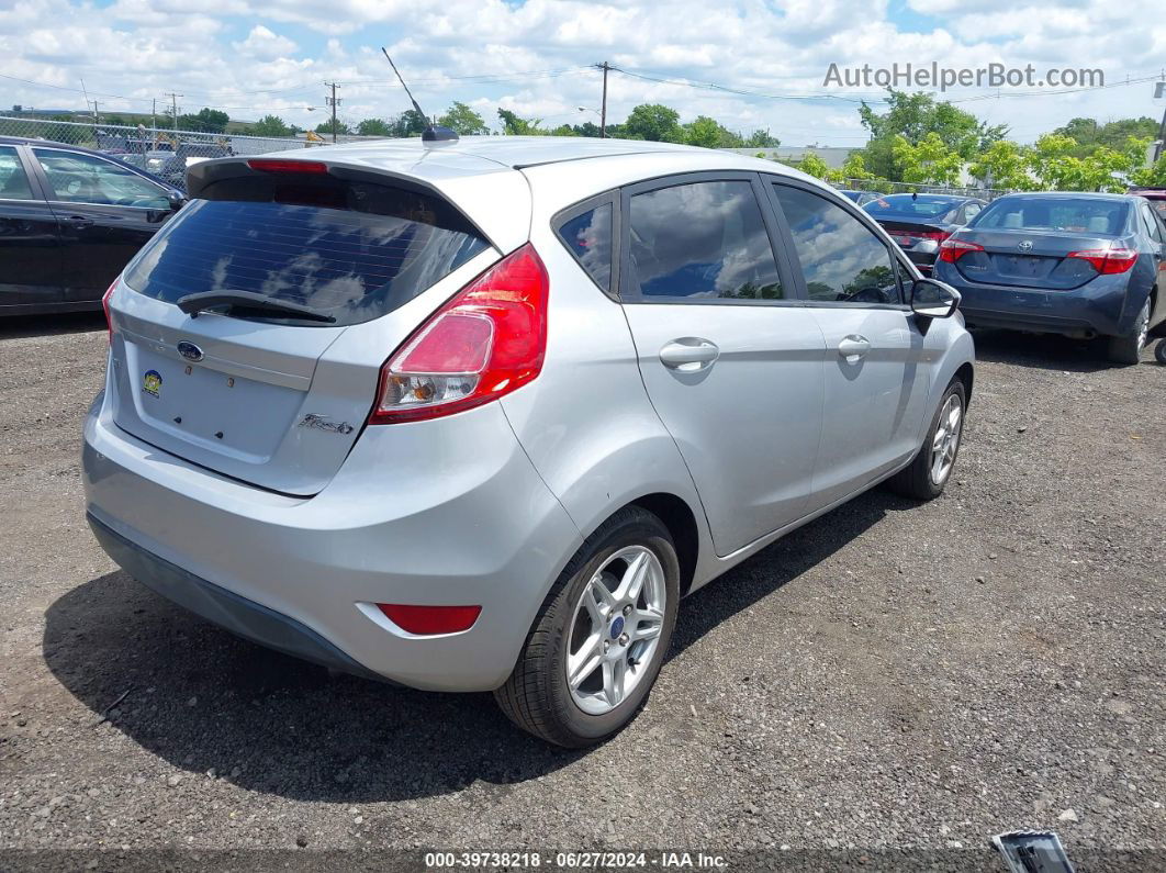 2017 Ford Fiesta Se Silver vin: 3FADP4EJXHM129304