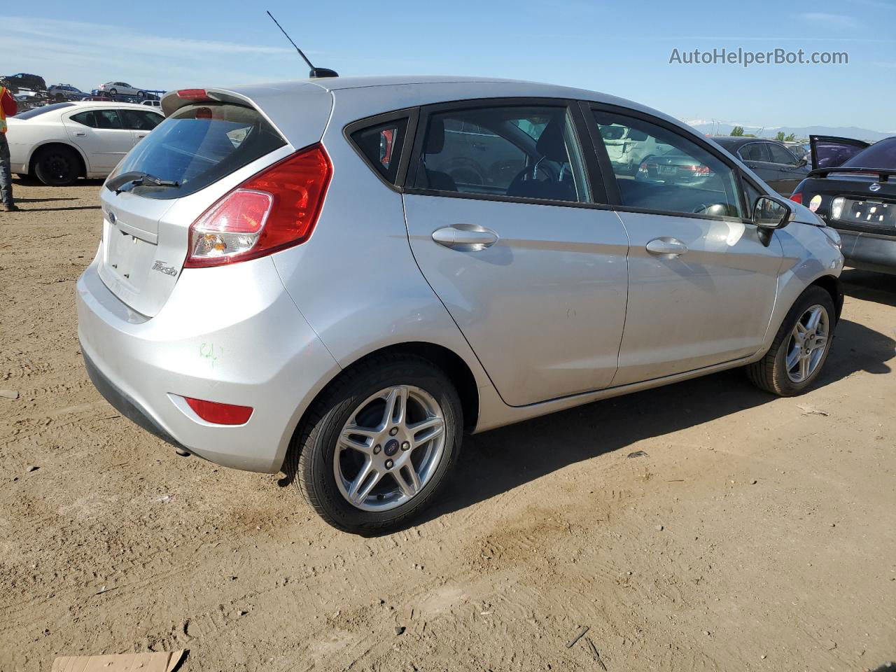 2019 Ford Fiesta Se Silver vin: 3FADP4EJXKM132405