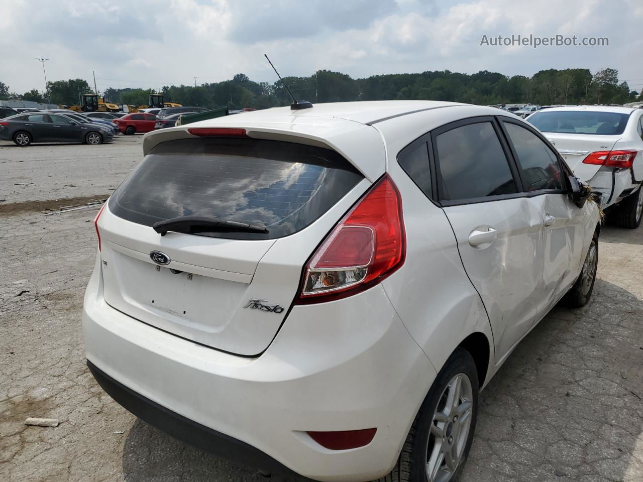 2019 Ford Fiesta Se White vin: 3FADP4EJXKM147499