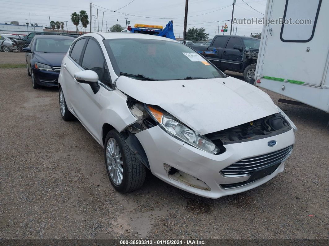 2016 Ford Fiesta Titanium White vin: 3FADP4FJ3GM208035