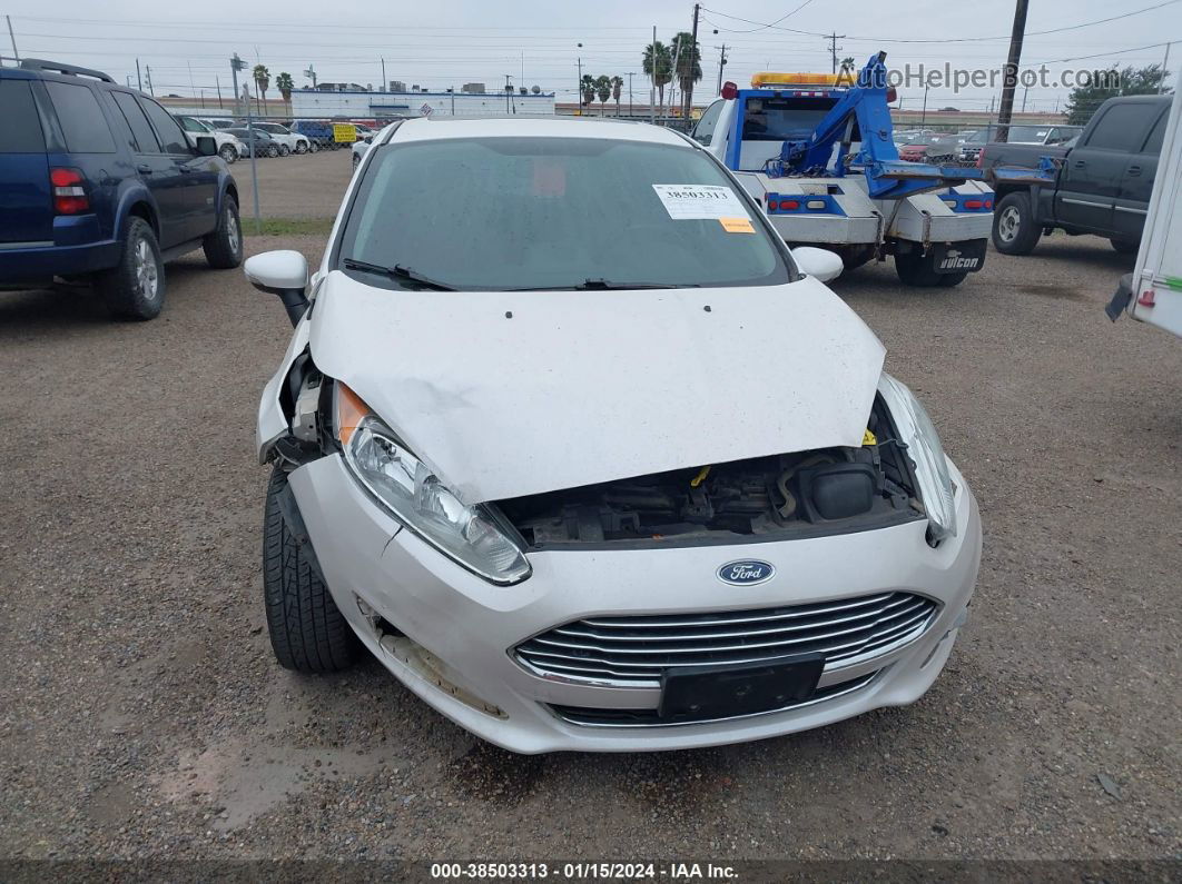 2016 Ford Fiesta Titanium White vin: 3FADP4FJ3GM208035