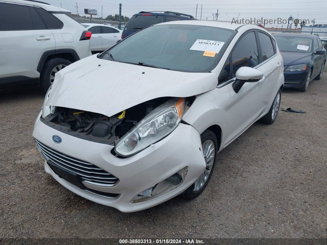 2016 Ford Fiesta Titanium White vin: 3FADP4FJ3GM208035