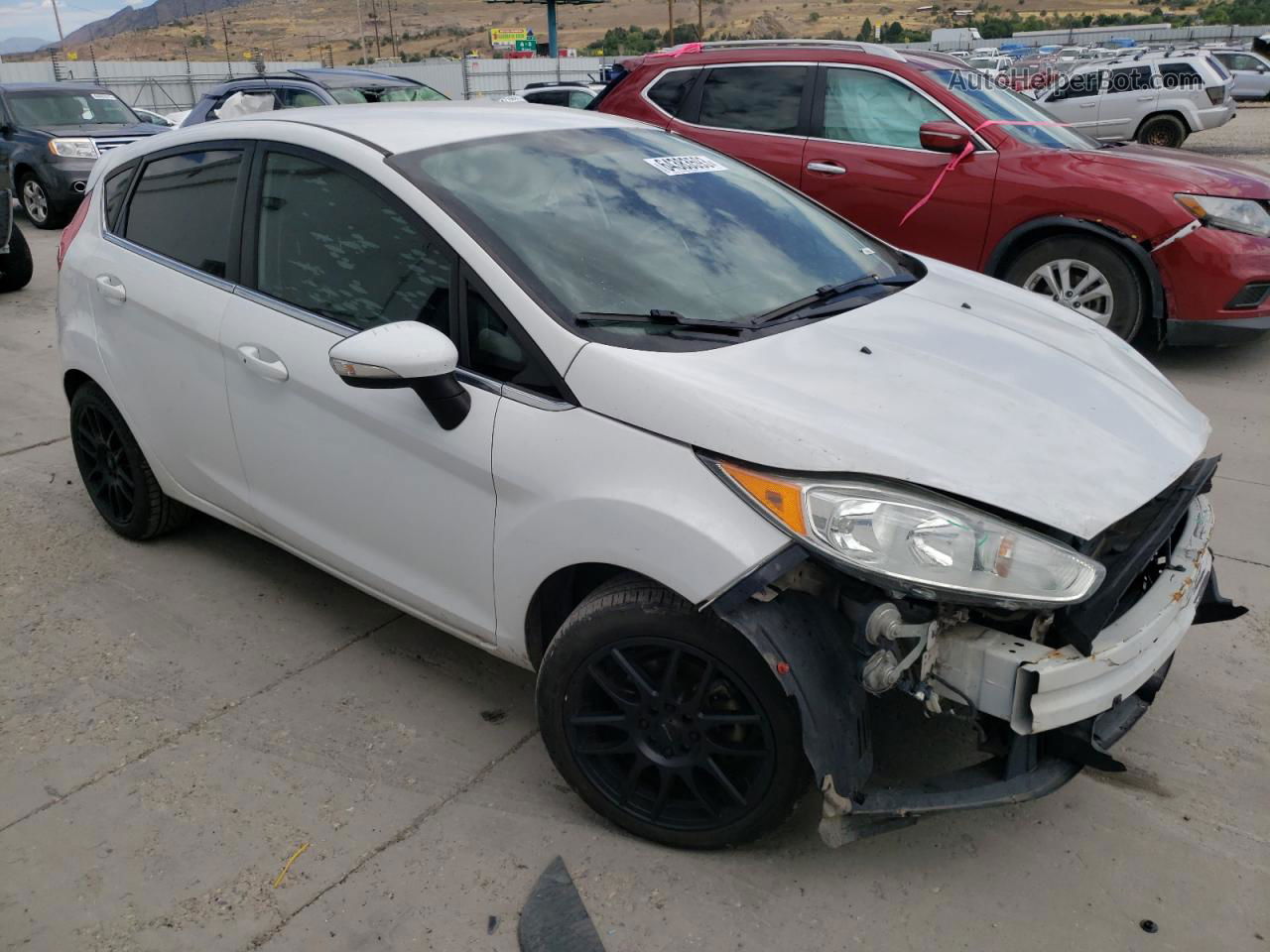 2015 Ford Fiesta Titanium White vin: 3FADP4FJ7FM118255