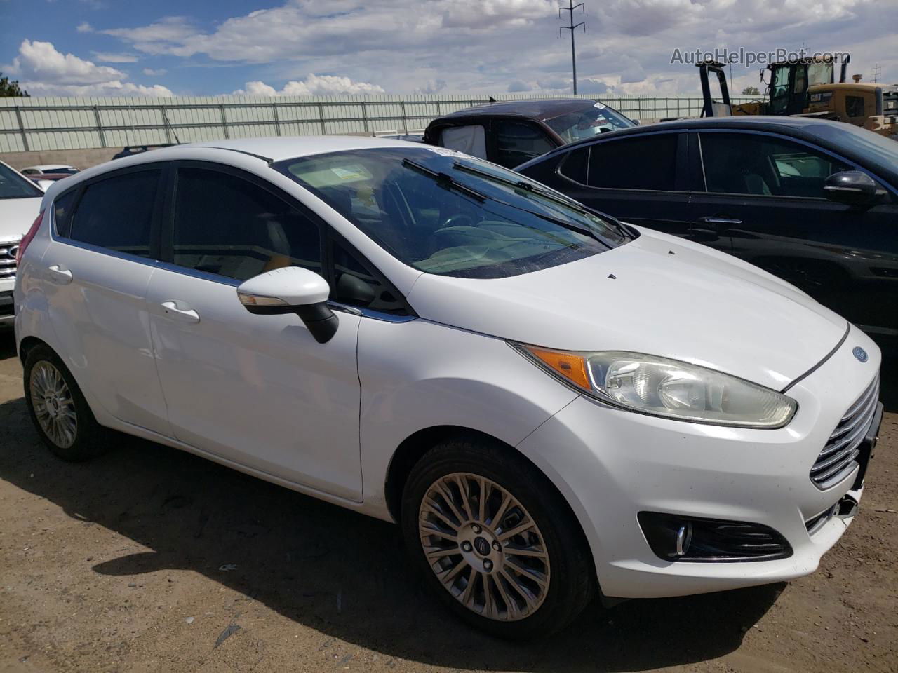 2015 Ford Fiesta Titanium White vin: 3FADP4FJ8FM138353