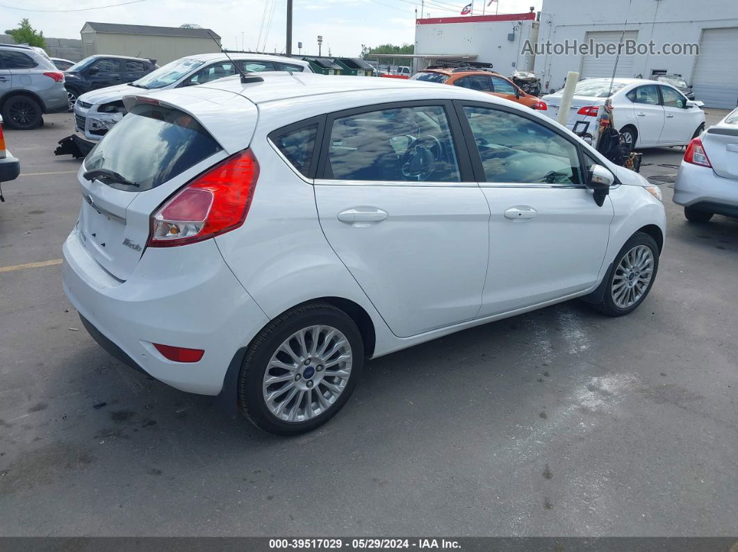 2015 Ford Fiesta Titanium White vin: 3FADP4FJ9FM123621