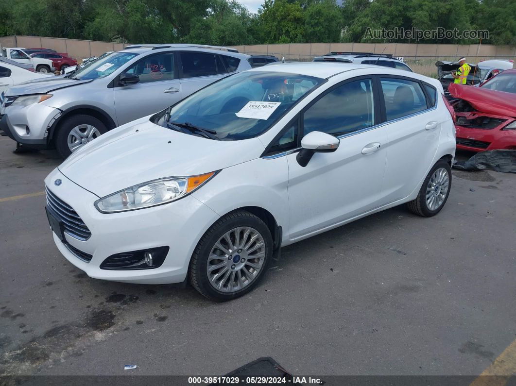 2015 Ford Fiesta Titanium White vin: 3FADP4FJ9FM123621