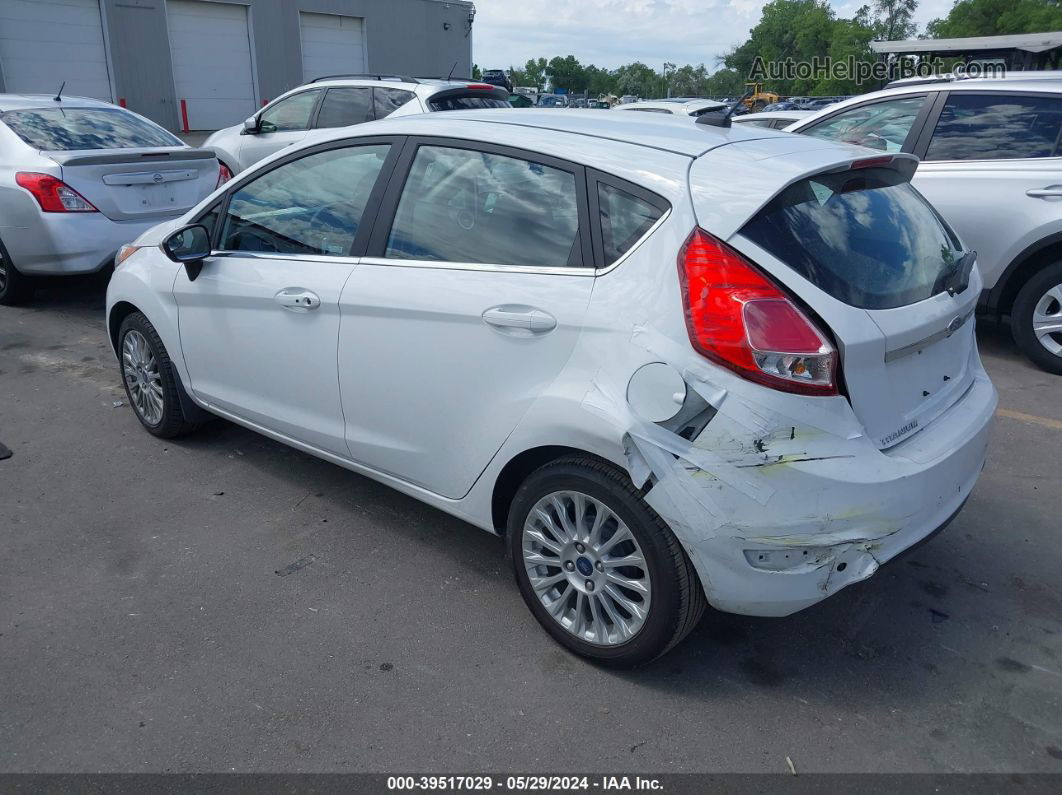 2015 Ford Fiesta Titanium White vin: 3FADP4FJ9FM123621