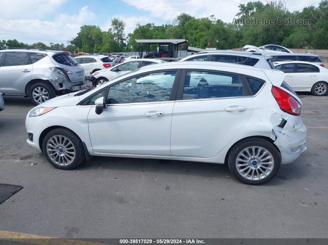 2015 Ford Fiesta Titanium White vin: 3FADP4FJ9FM123621