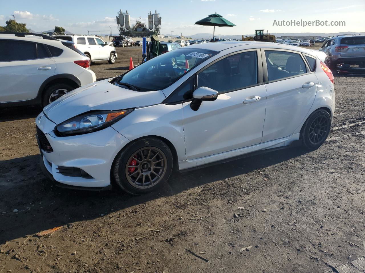 2017 Ford Fiesta St Белый vin: 3FADP4GX4HM109941