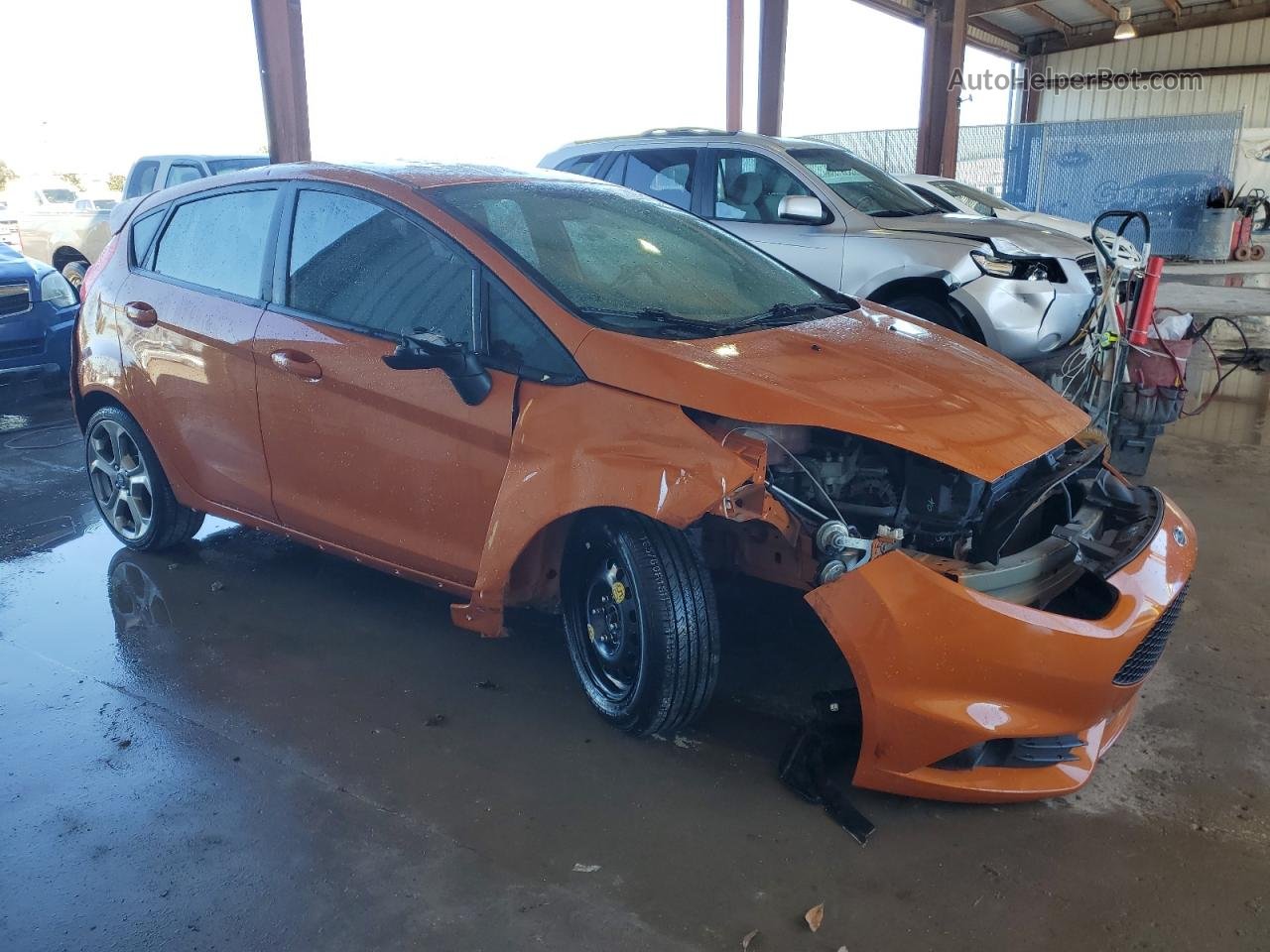 2017 Ford Fiesta St Оранжевый vin: 3FADP4GX4HM131504
