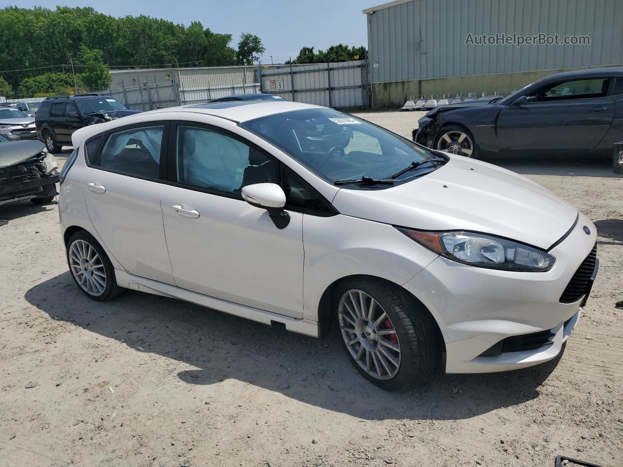 2016 Ford Fiesta St White vin: 3FADP4GX7GM205822