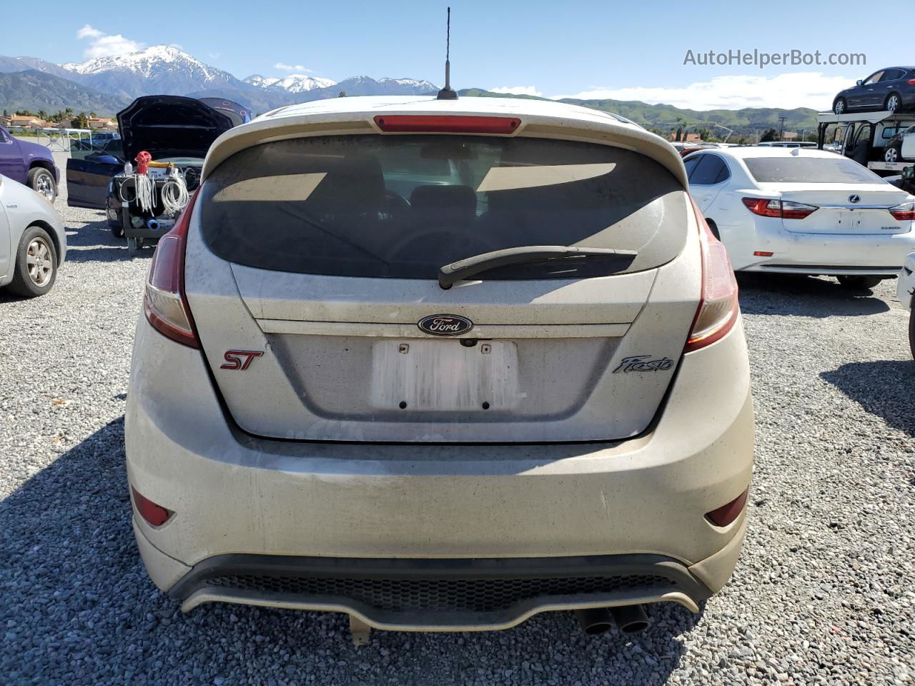 2019 Ford Fiesta St White vin: 3FADP4GX8KM116138