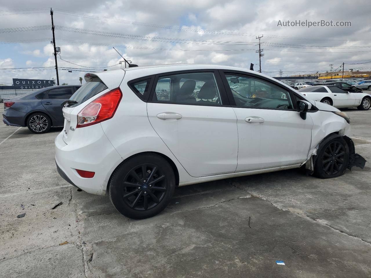 2015 Ford Fiesta S Белый vin: 3FADP4TJ3FM195791