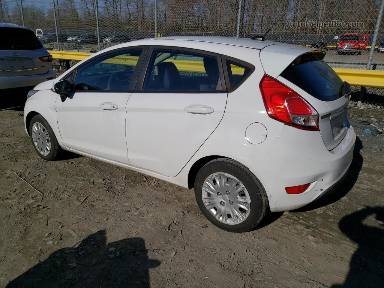 2015 Ford Fiesta S White vin: 3FADP4TJ6FM222112