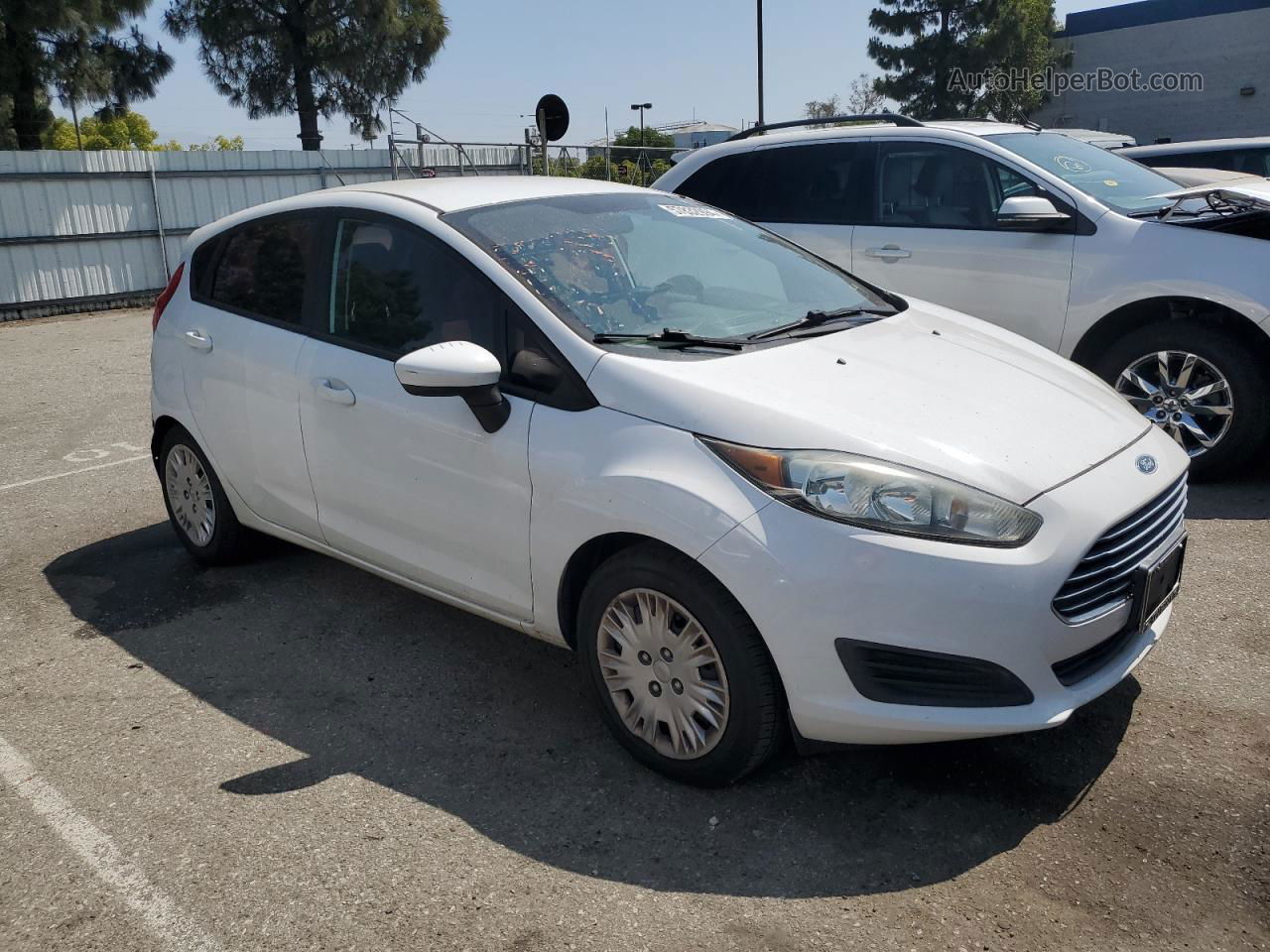 2016 Ford Fiesta S Белый vin: 3FADP4TJ6GM147171