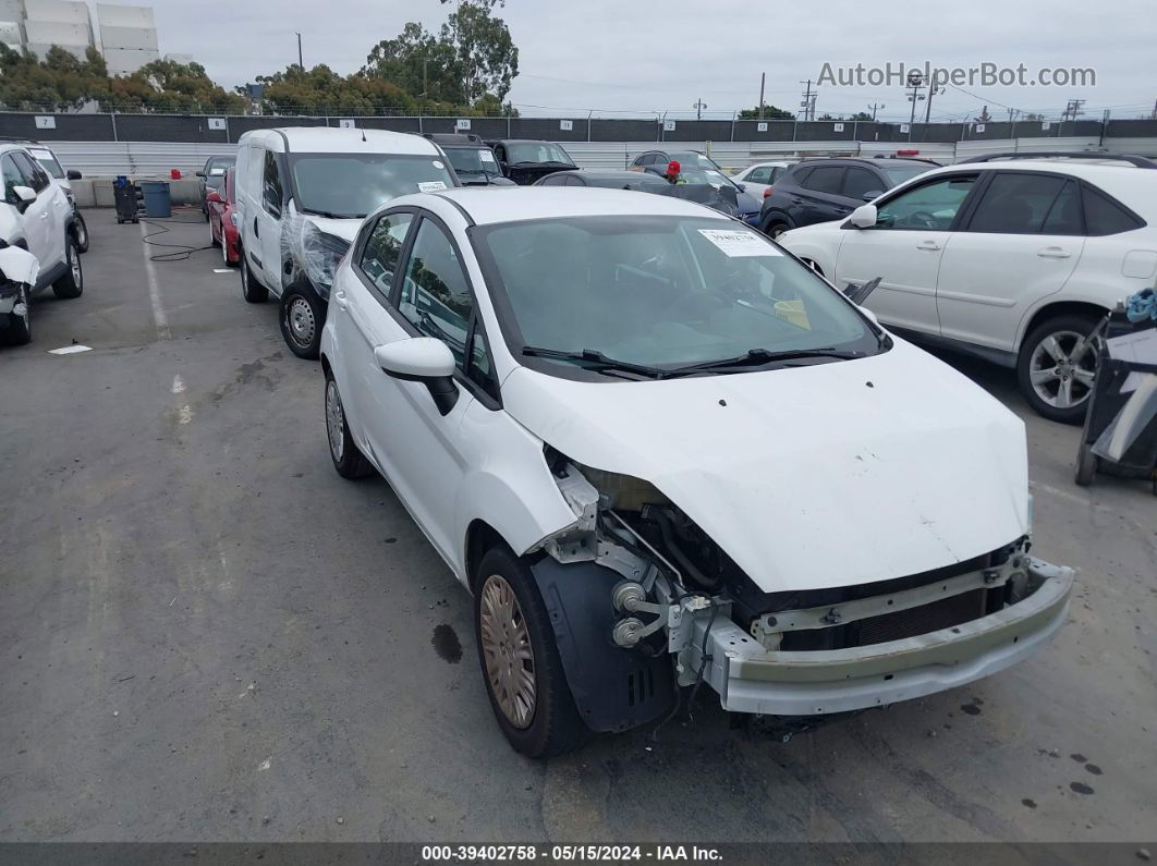 2017 Ford Fiesta S Белый vin: 3FADP4TJ6HM137810