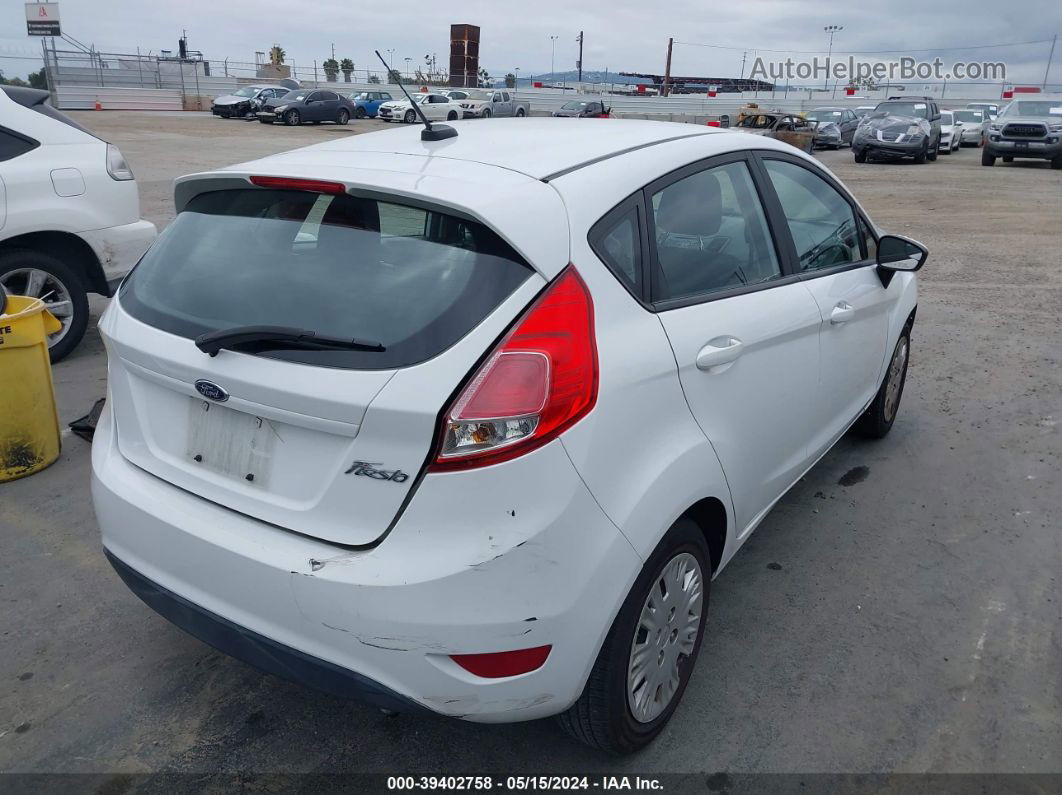 2017 Ford Fiesta S Белый vin: 3FADP4TJ6HM137810