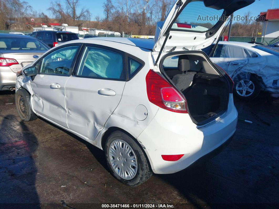 2017 Ford Fiesta S Белый vin: 3FADP4TJXHM159115