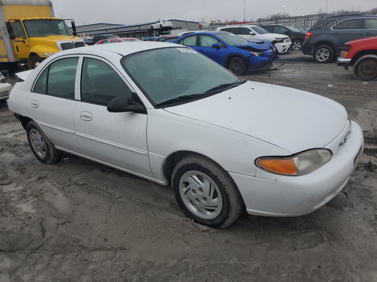 2001 Ford Escort  White vin: 3FAFP13P71R220506