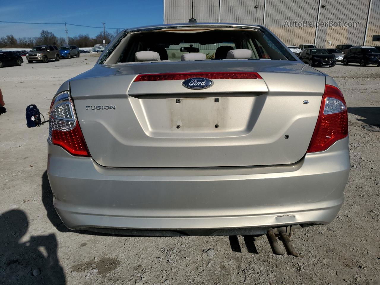 2010 Ford Fusion S Beige vin: 3FAHP0GA3AR371349