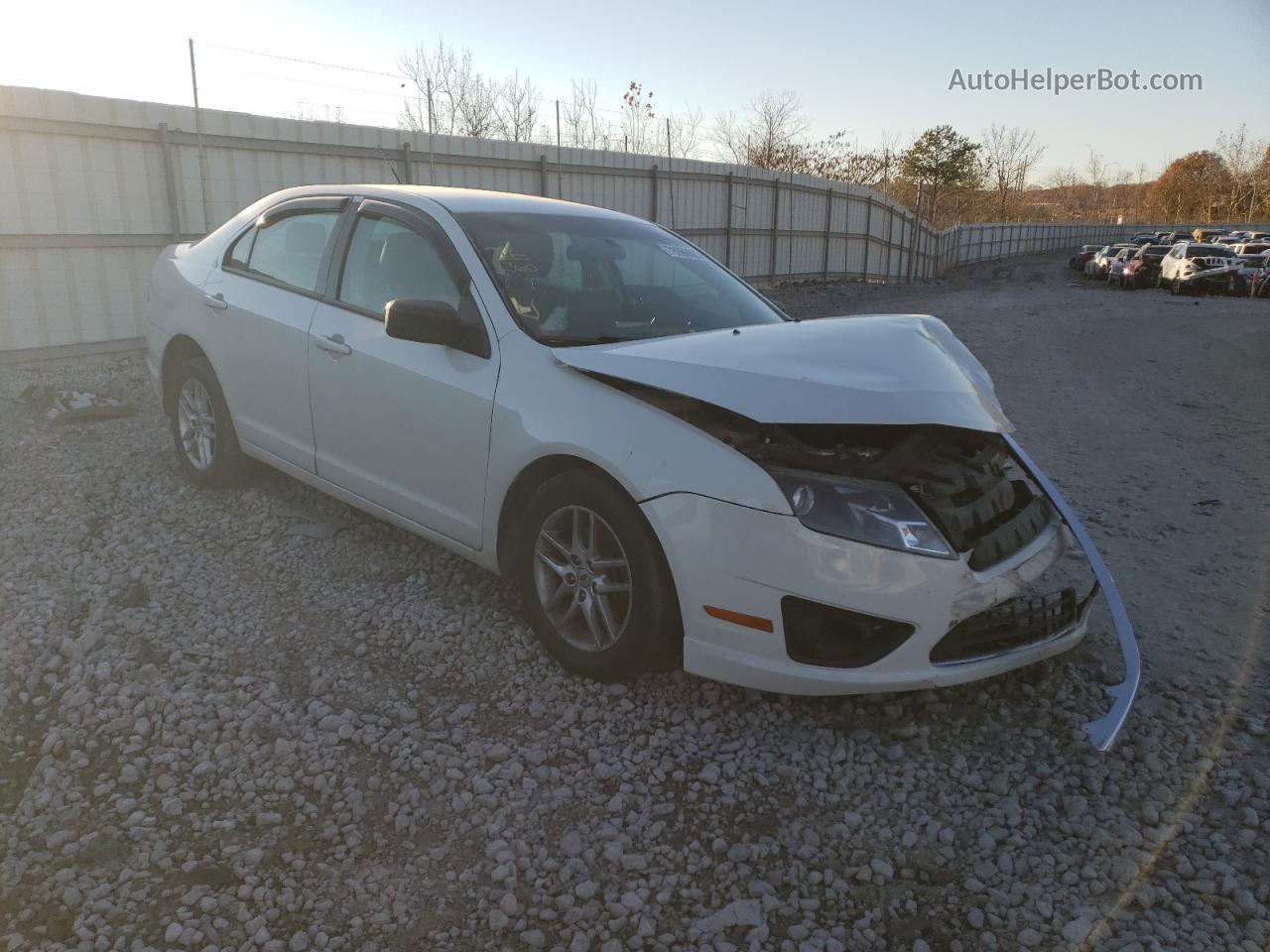 2012 Ford Fusion S White vin: 3FAHP0GA3CR321862