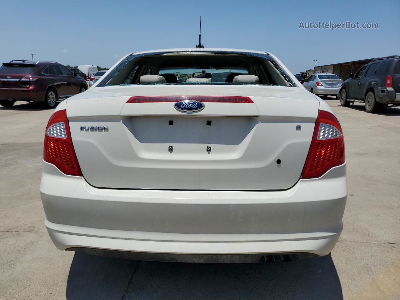 2010 Ford Fusion S White vin: 3FAHP0GA5AR255991