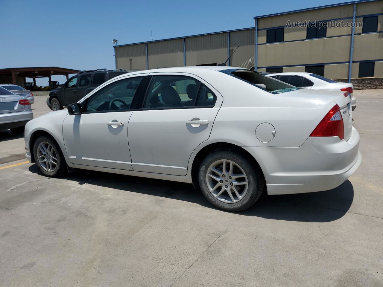 2010 Ford Fusion S Белый vin: 3FAHP0GA5AR255991