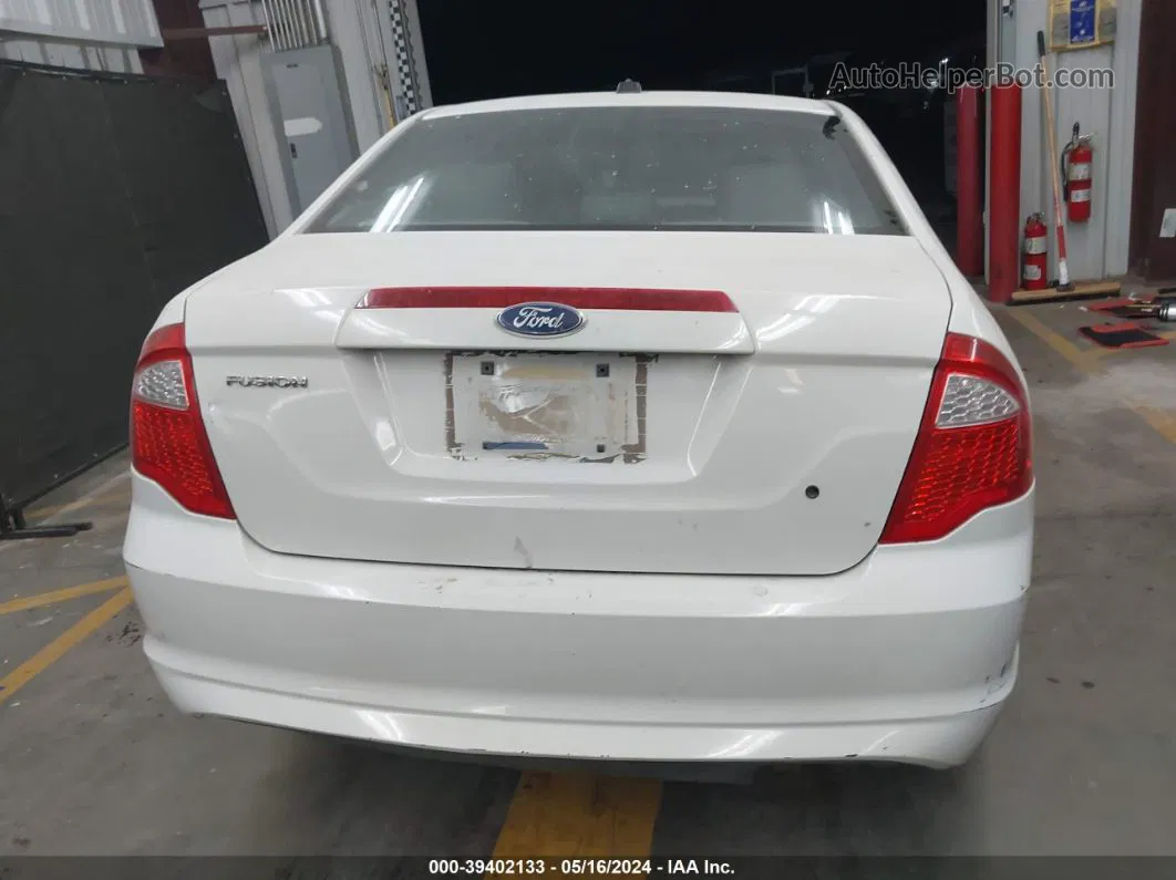 2012 Ford Fusion S White vin: 3FAHP0GAXCR212380