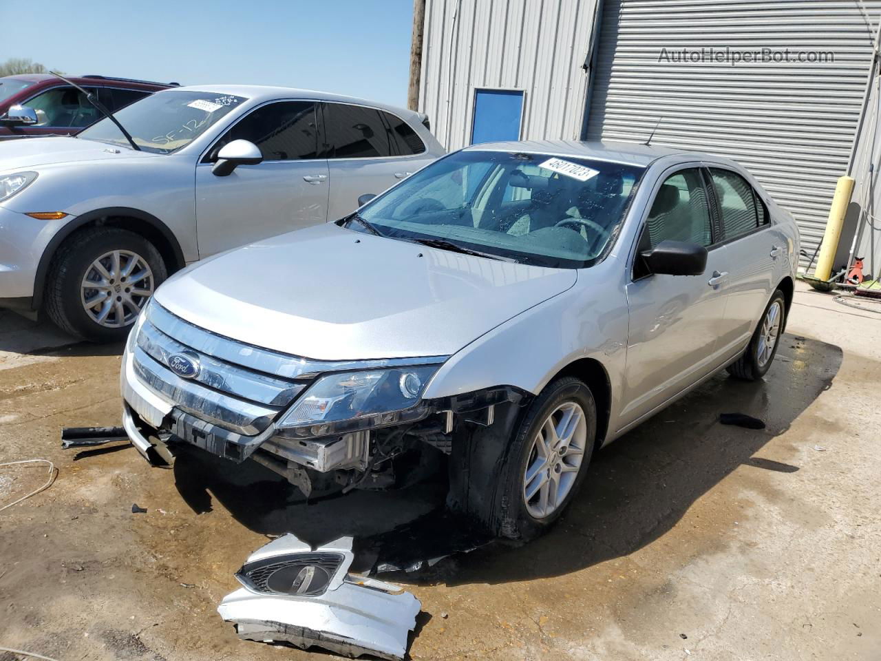 2012 Ford Fusion S Серебряный vin: 3FAHP0GAXCR347889