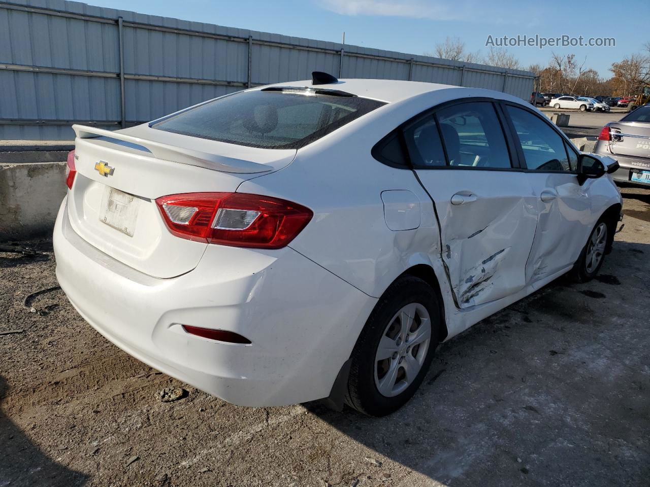 2017 Chevrolet Cruze Ls White vin: 3G1BC5SM8HS557118