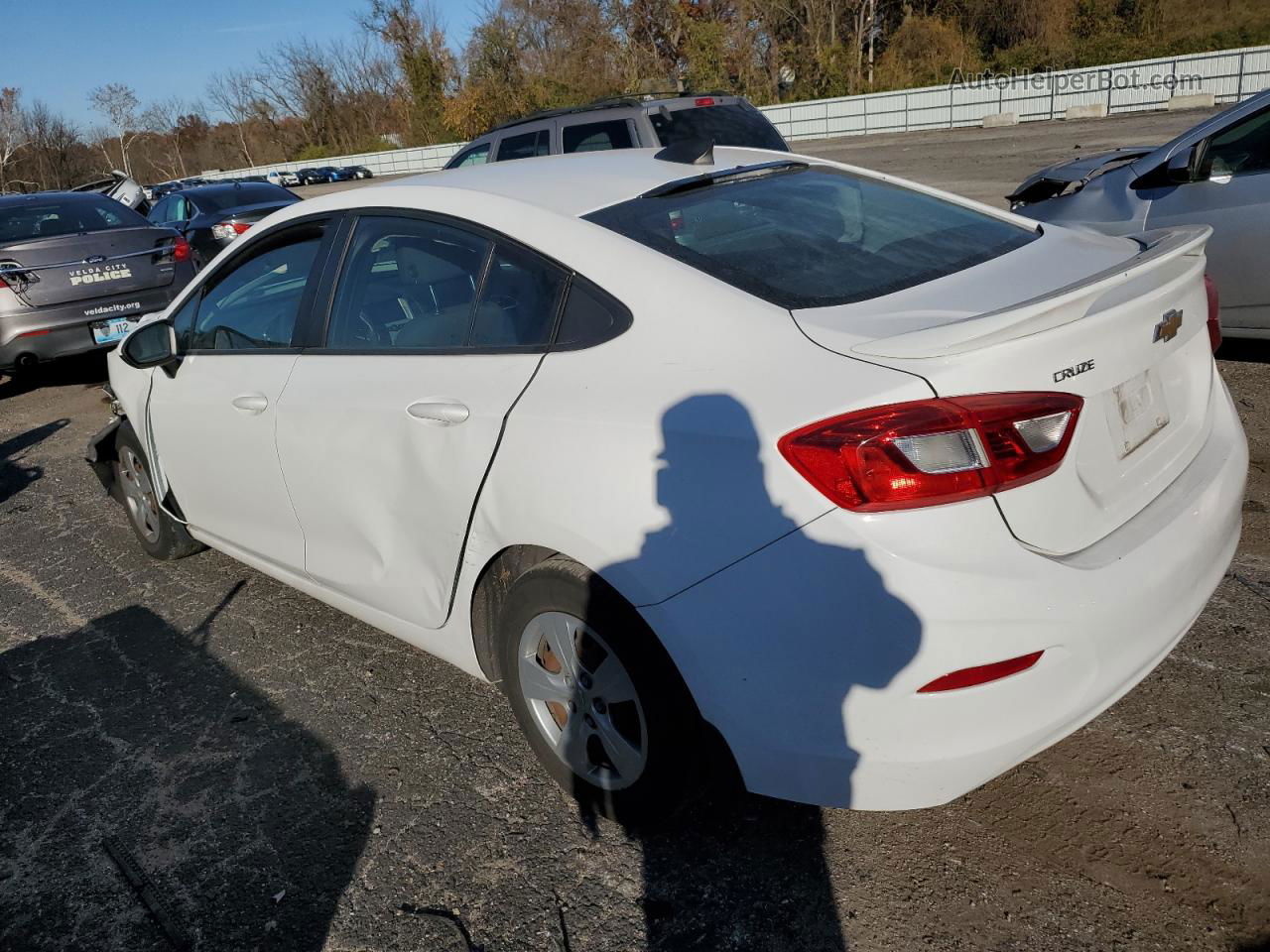 2017 Chevrolet Cruze Ls White vin: 3G1BC5SM8HS557118