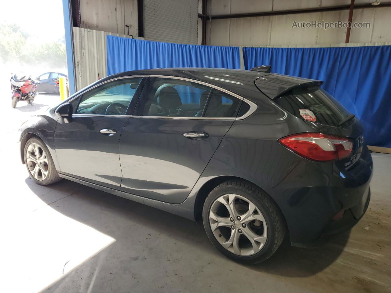 2018 Chevrolet Cruze Premier Gray vin: 3G1BF6SM3JS638112