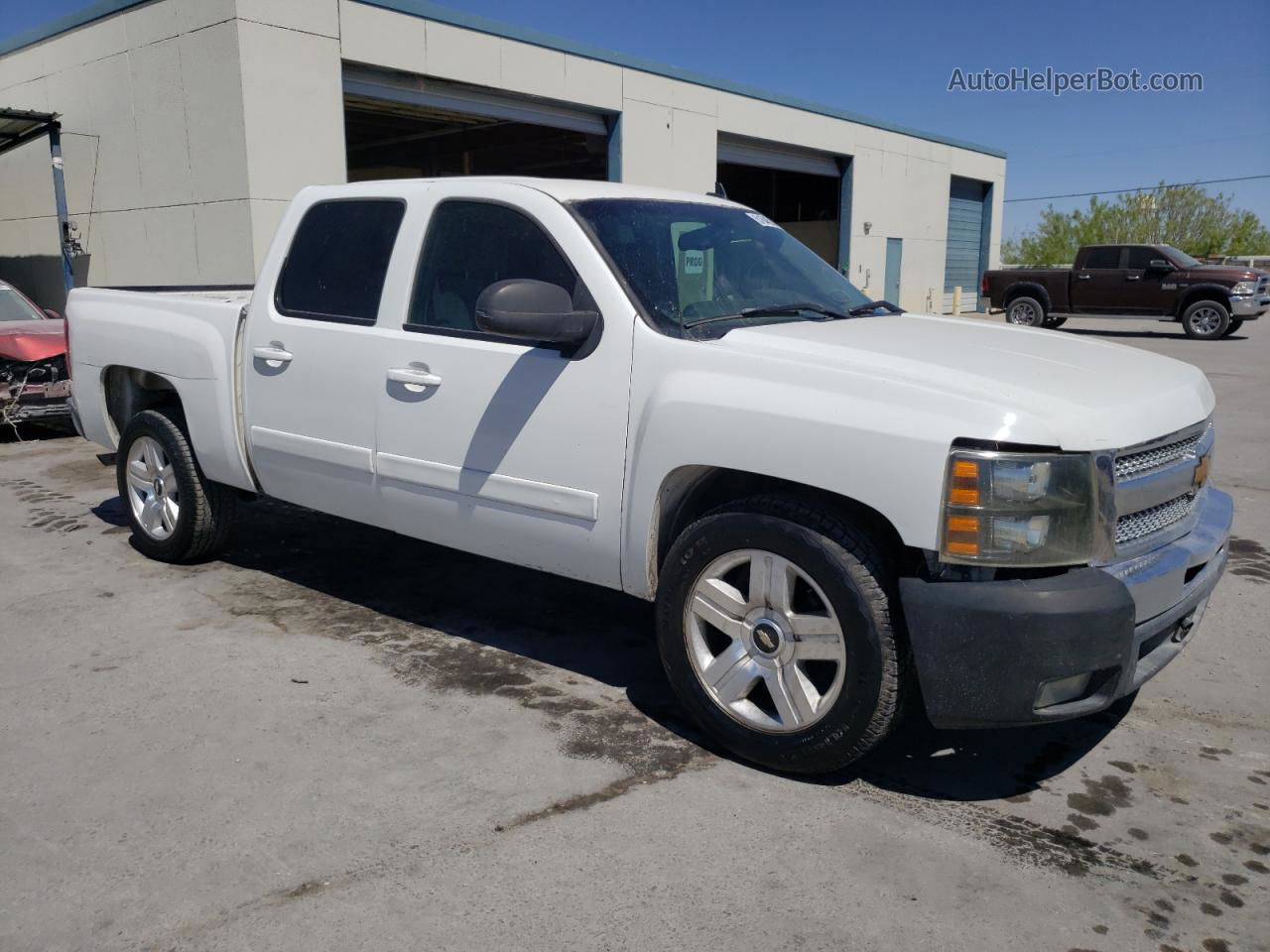 2008 Chevrolet Silverado C1500 White vin: 3GCEC13J48G106756