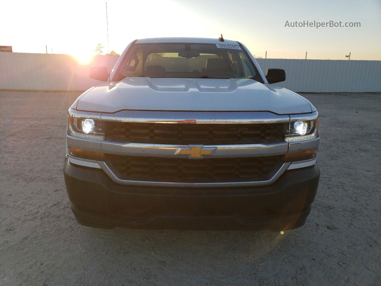 2018 Chevrolet Silverado C1500 White vin: 3GCPCNEC8JG538027