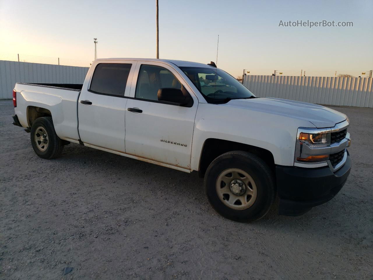 2018 Chevrolet Silverado C1500 White vin: 3GCPCNEC8JG538027