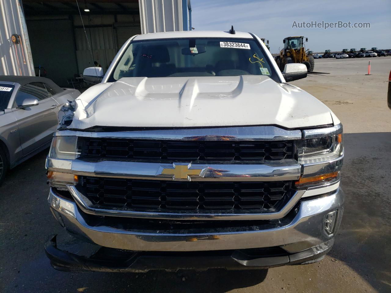 2018 Chevrolet Silverado C1500 Lt White vin: 3GCPCREC7JG205986