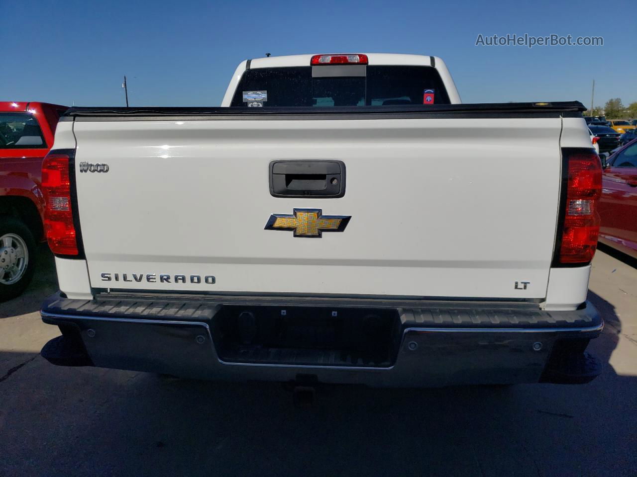 2018 Chevrolet Silverado C1500 Lt White vin: 3GCPCREC7JG280445