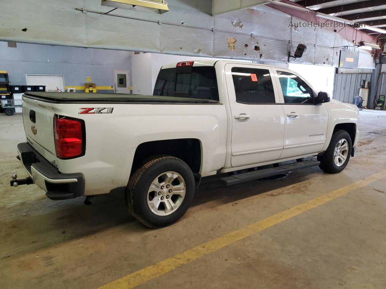 2018 Chevrolet Silverado K1500 Lt White vin: 3GCUKREC2JG142852