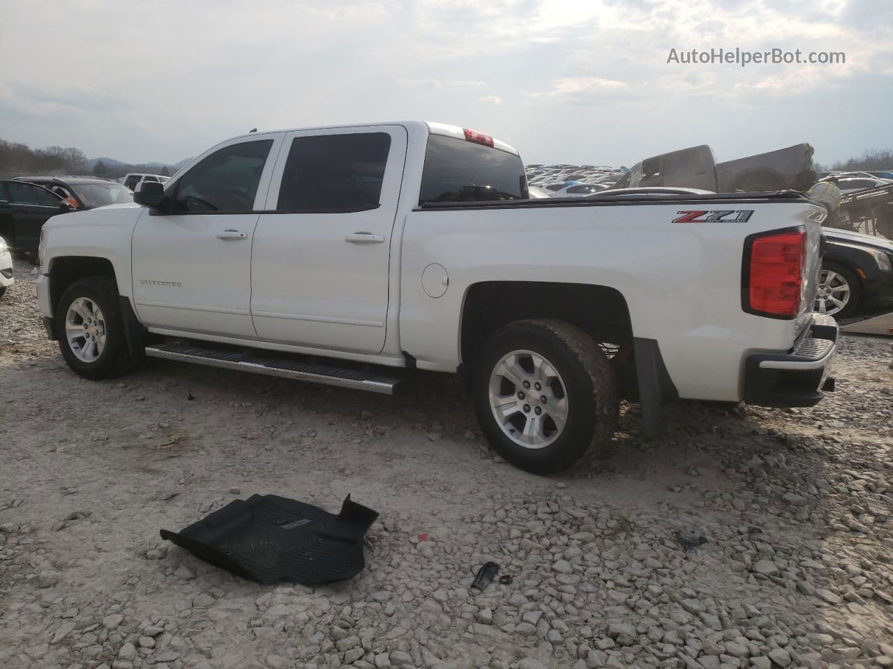 2018 Chevrolet Silverado K1500 Lt White vin: 3GCUKREC3JG423817