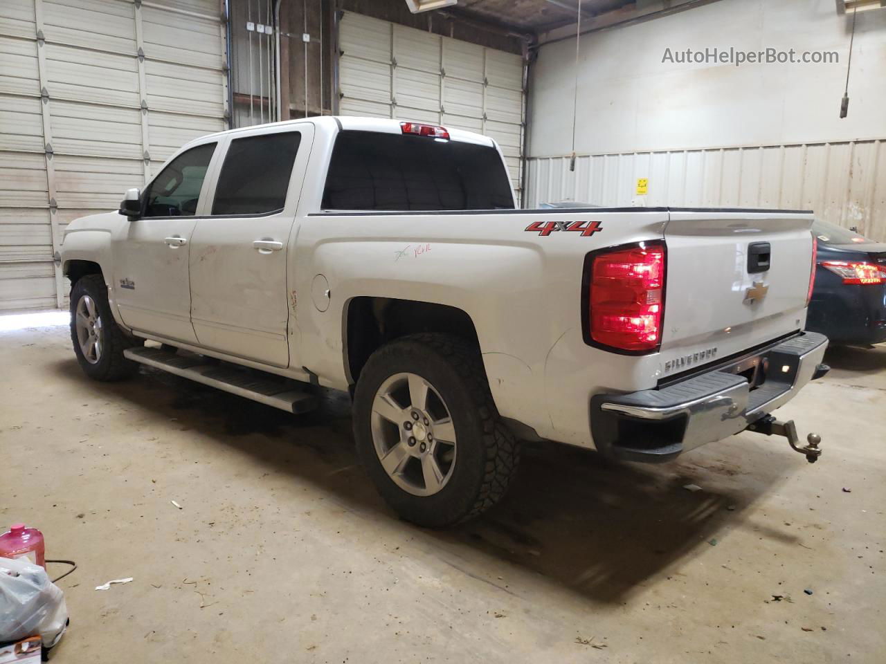 2018 Chevrolet Silverado K1500 Lt Белый vin: 3GCUKREC5JG362132