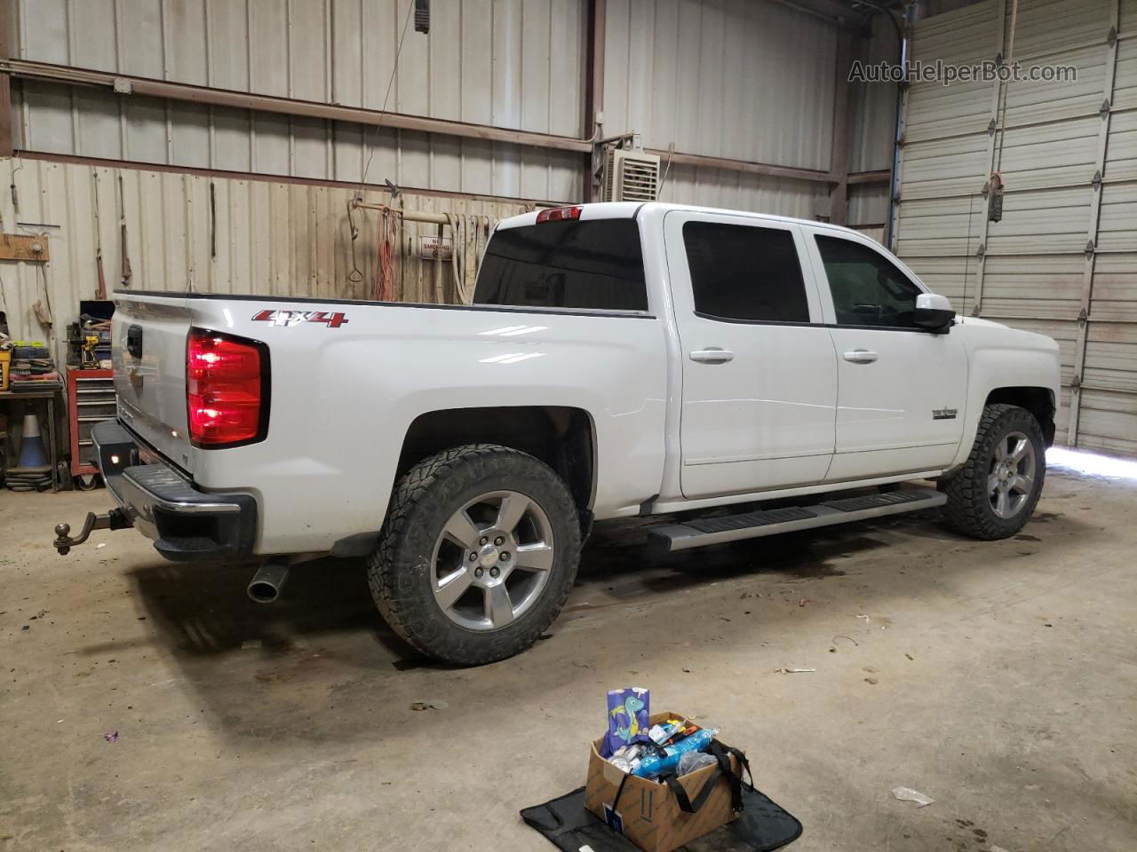 2018 Chevrolet Silverado K1500 Lt White vin: 3GCUKREC5JG362132