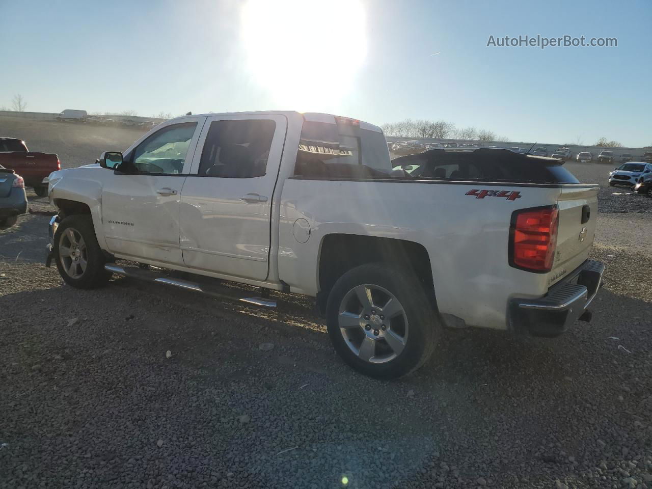 2018 Chevrolet Silverado K1500 Lt White vin: 3GCUKREC5JG500218