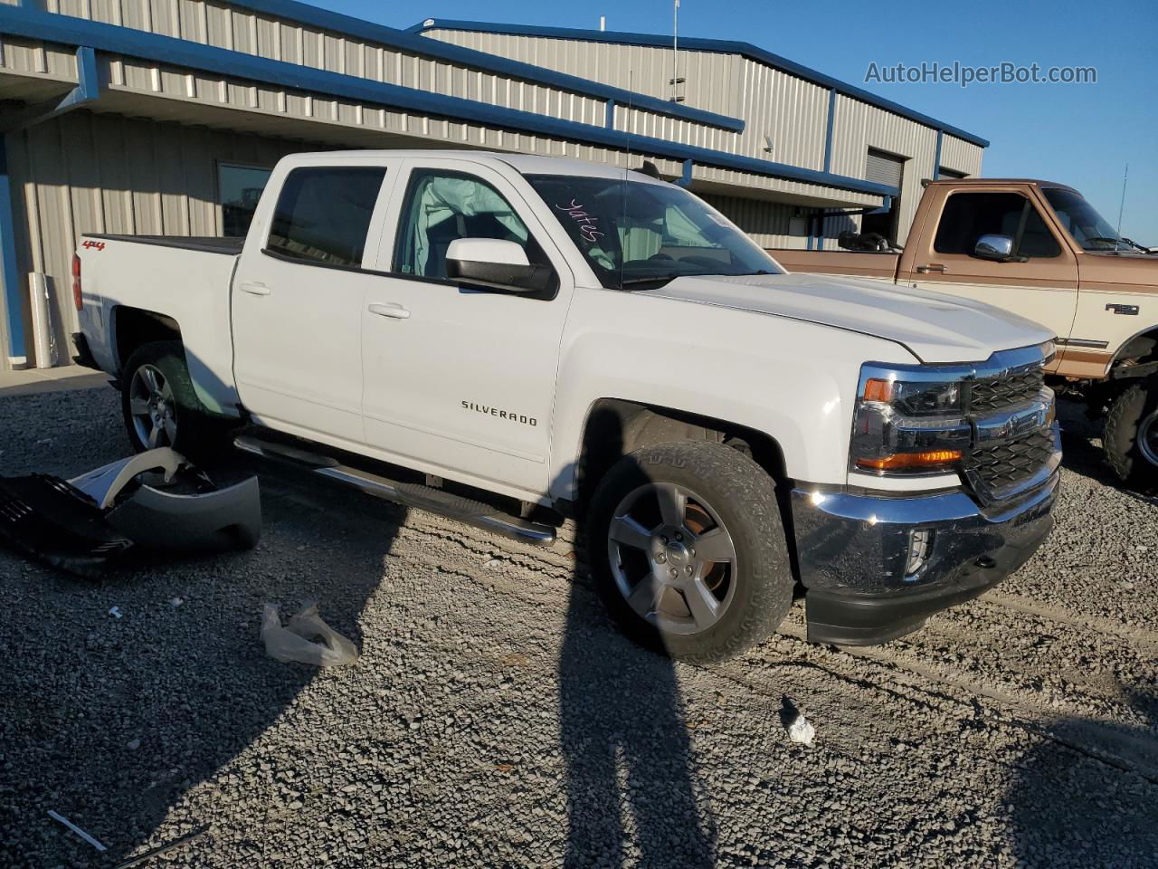 2018 Chevrolet Silverado K1500 Lt White vin: 3GCUKREC5JG500218