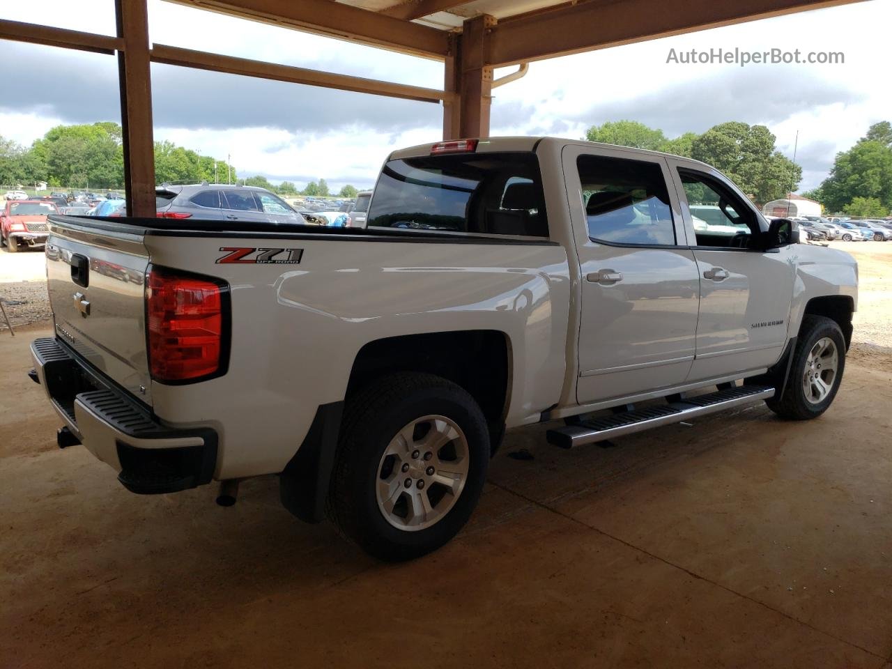 2018 Chevrolet Silverado K1500 Lt White vin: 3GCUKRECXJG590742