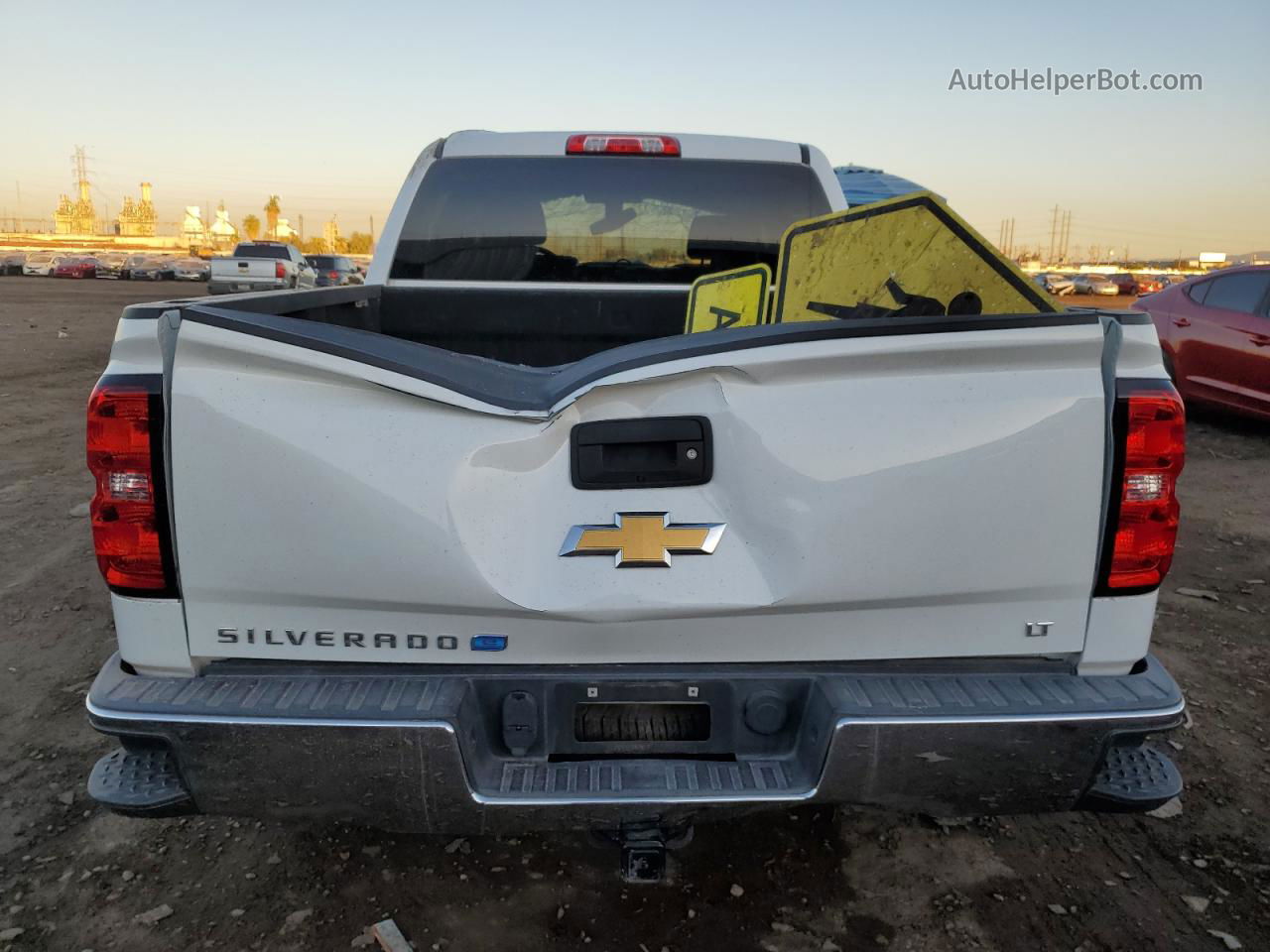 2018 Chevrolet Silverado K1500 Lt White vin: 3GCUKRER2JG351674